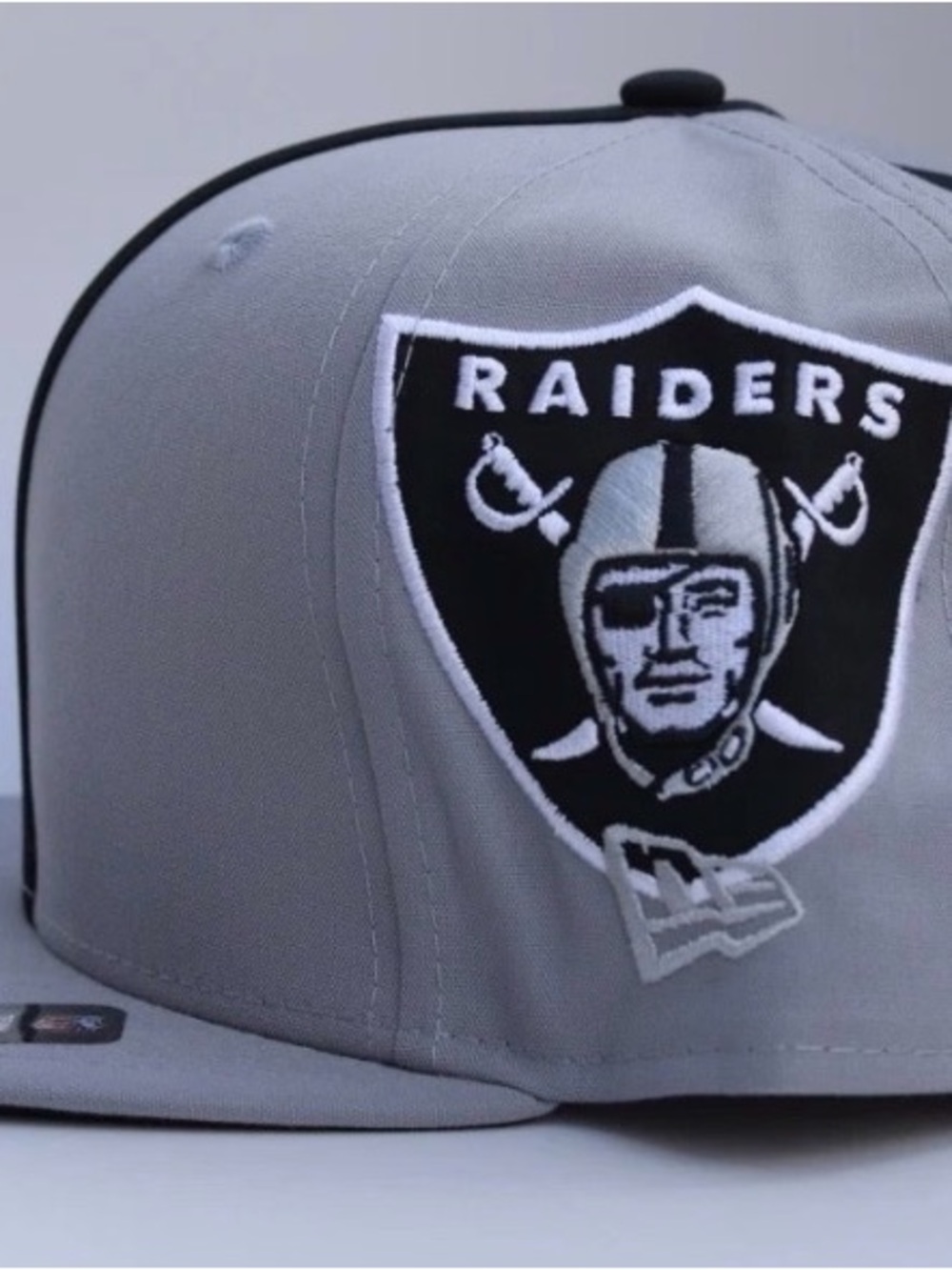 9FIFTY Raiders Gray and Black Snapback Hat